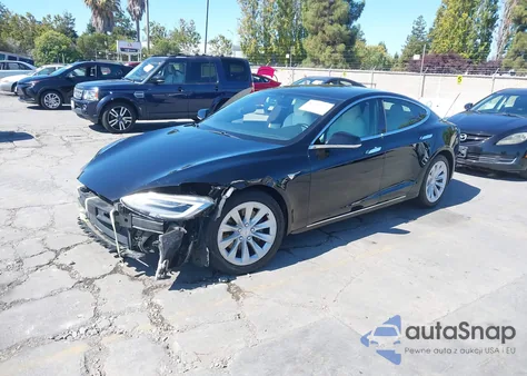 2018 Tesla Model S 100D/75D/P100D z USA, uszkodzony, nr VIN 5YJSA1E29JF246070